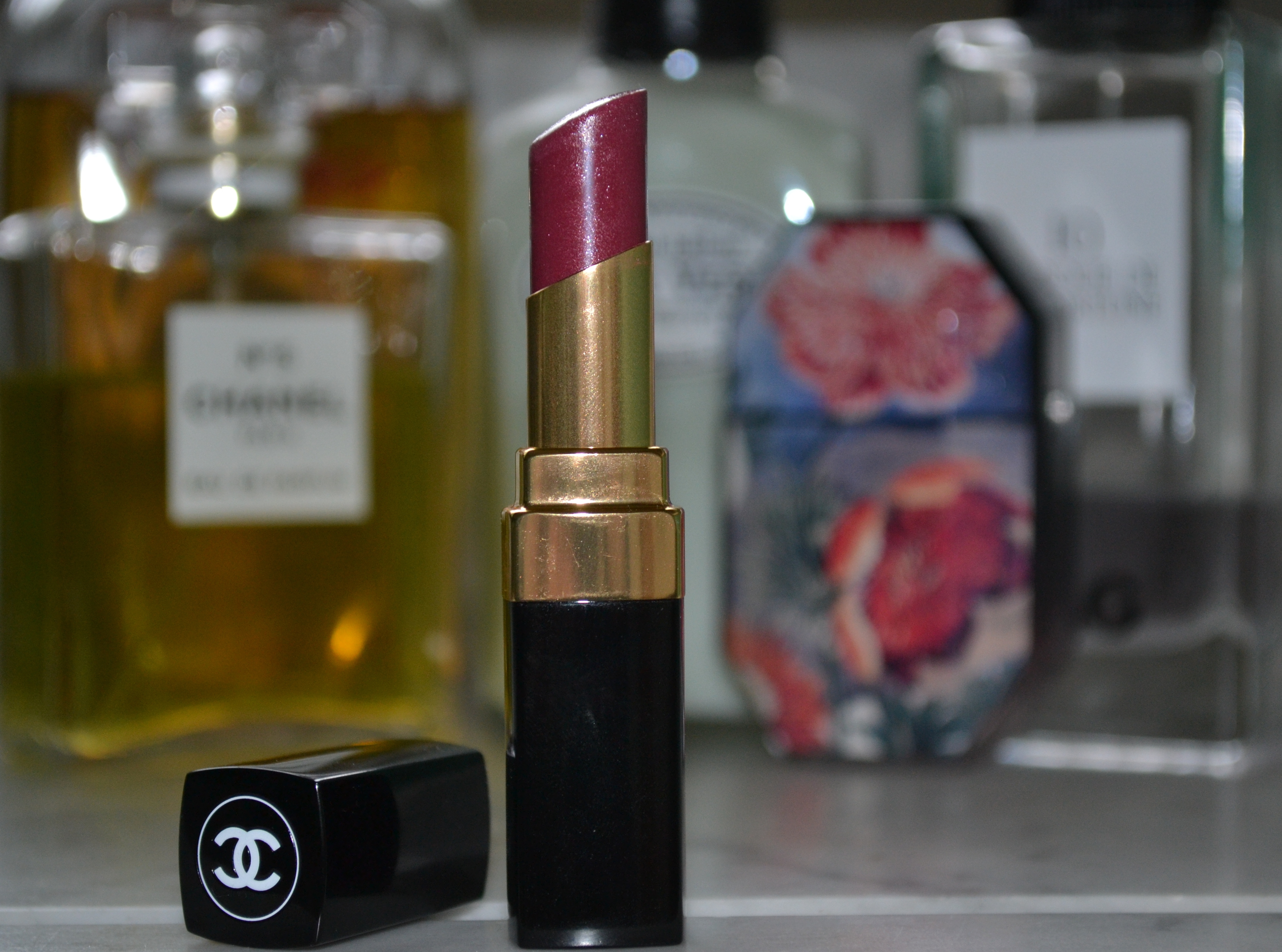 Chanel Rouge Coco Shine In Bonheur.